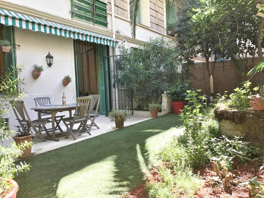 Homelivia, Luxueux Appartement Avec Jardin Prive Nizza Esterno foto