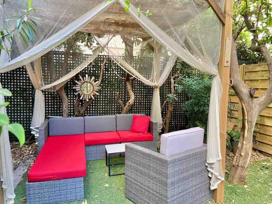 Homelivia, Luxueux Appartement Avec Jardin Prive Nizza Esterno foto