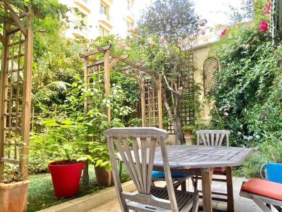Homelivia, Luxueux Appartement Avec Jardin Prive Nizza Esterno foto